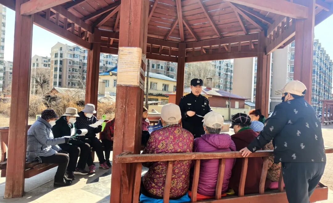冰城公安奏响普法宣传“三重奏”